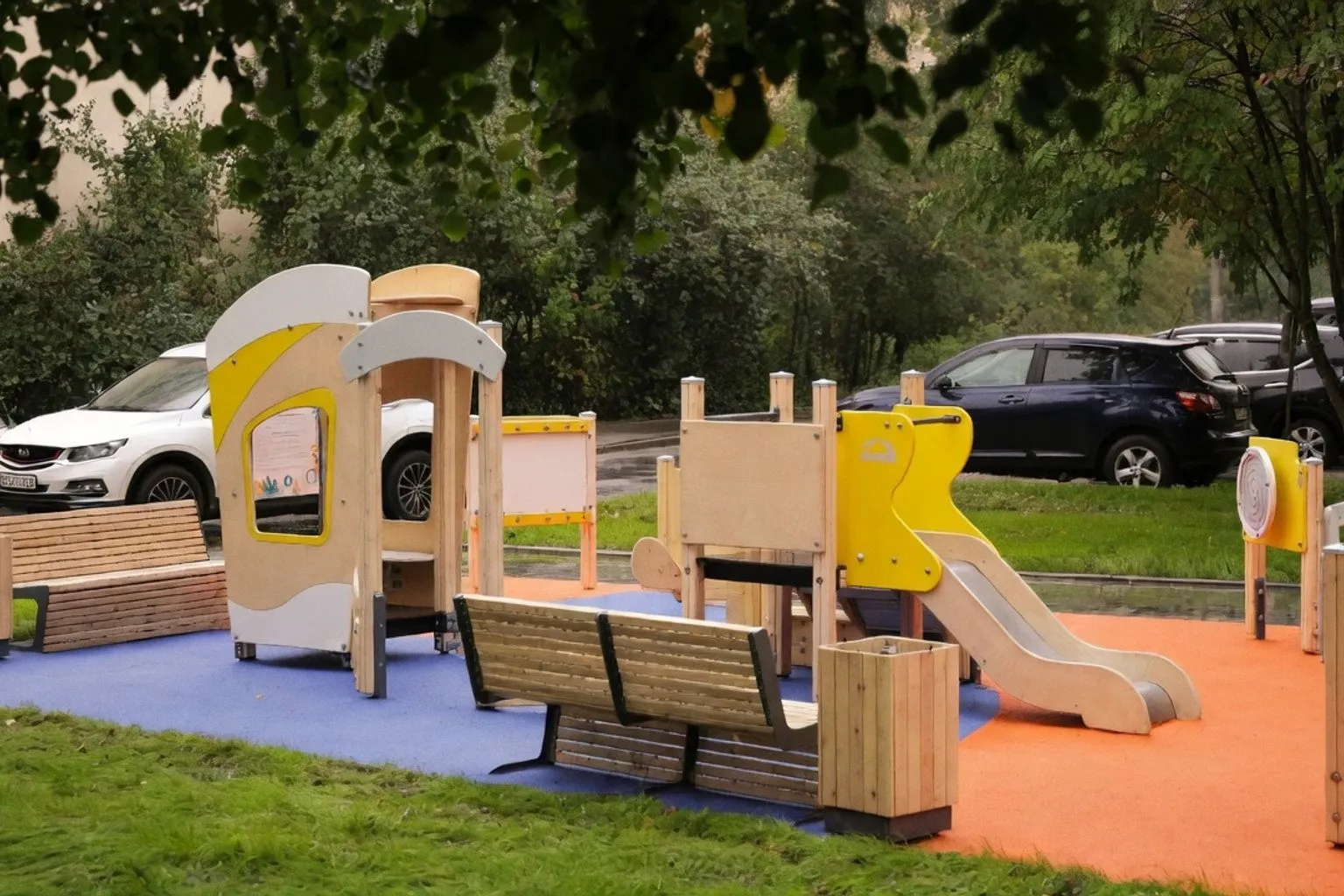 В Петербурге благоустроили большую часть площадок по программе «Петербургские дворы»
