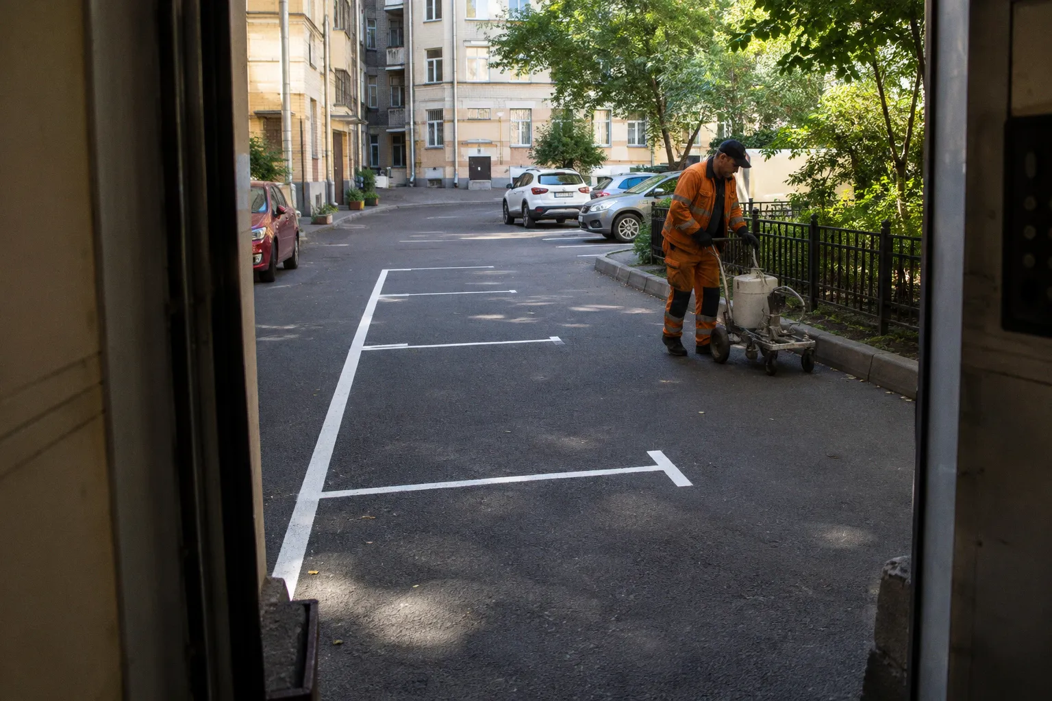 В Петербурге упростили правила нанесения дорожной разметки во дворах